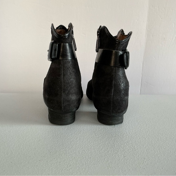 Distressed Black Suede Donald J. Pliner Women Dalis Buckle Biker Ankle Boot Sz 8 - Picture 3 of 8